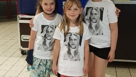 Le 26 mai 2018, Louane accueille les enfants de Rafael Lorraine